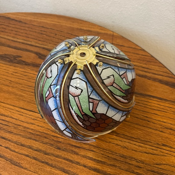 Decorative Stained Glass vintage stained glass lap shade - Picture 3 of 4